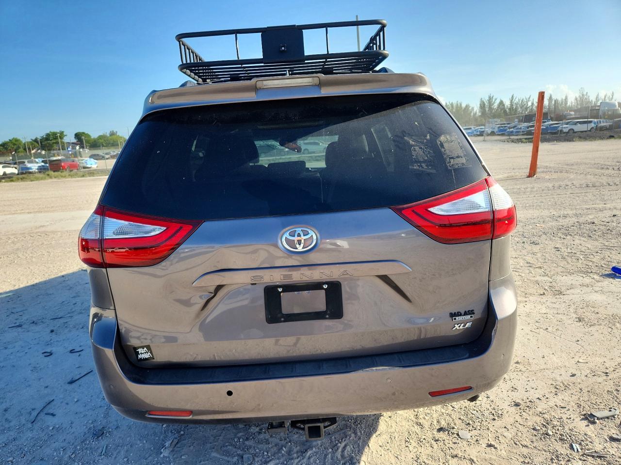 2018 TOYOTA SIENNA