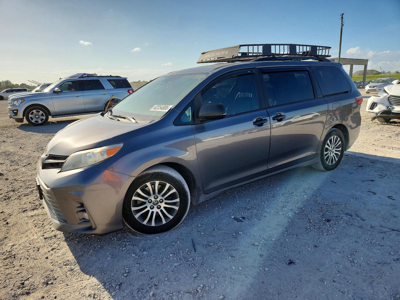 2018 TOYOTA SIENNA