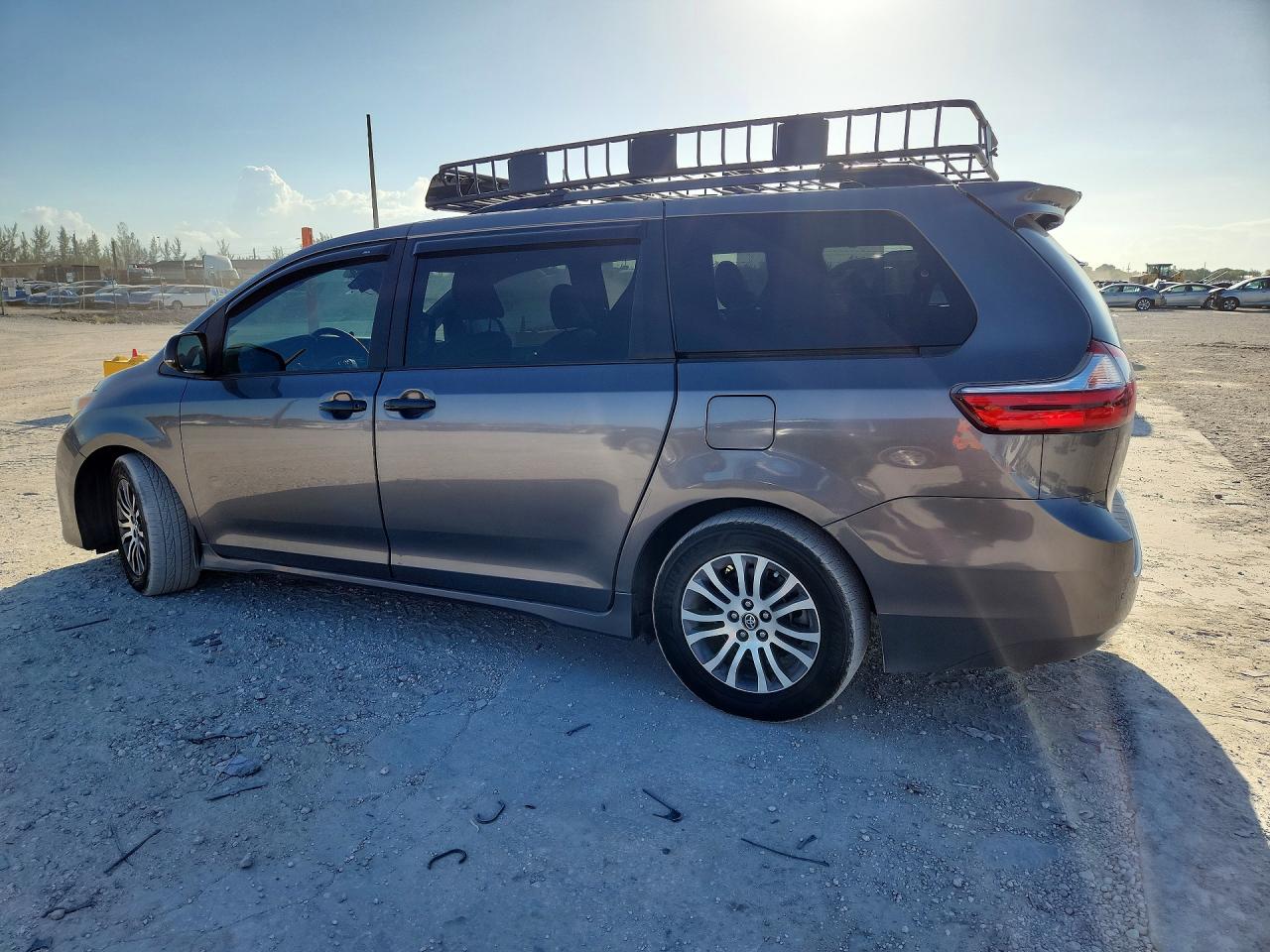 2018 TOYOTA SIENNA