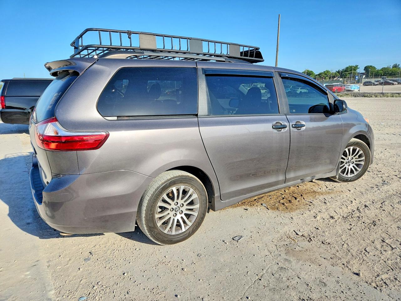 2018 TOYOTA SIENNA