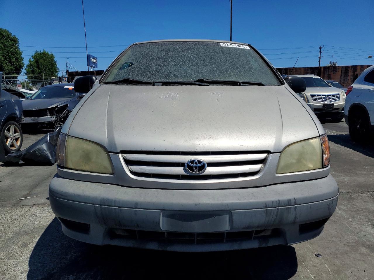 2001 TOYOTA SIENNA