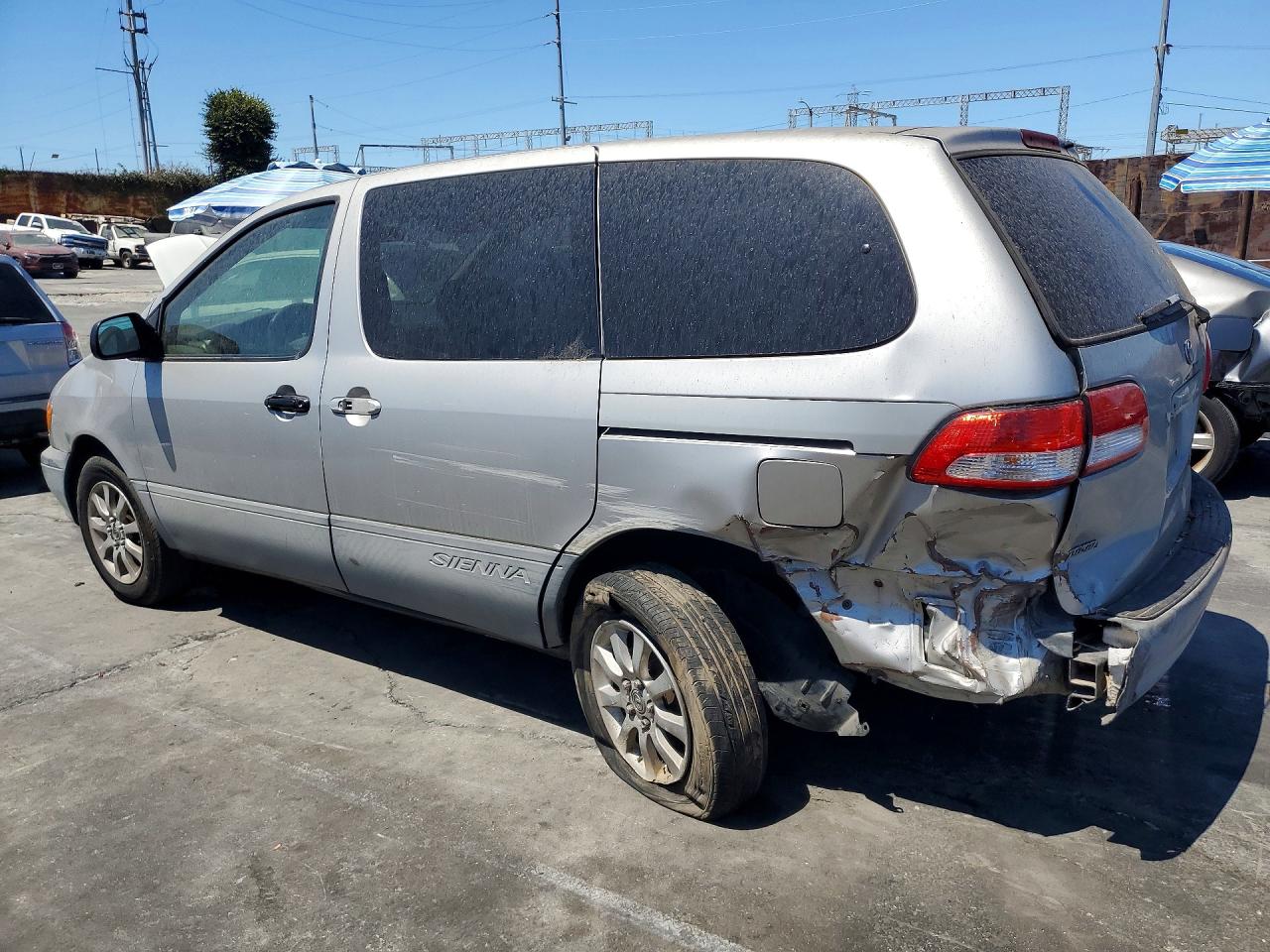 2001 TOYOTA SIENNA