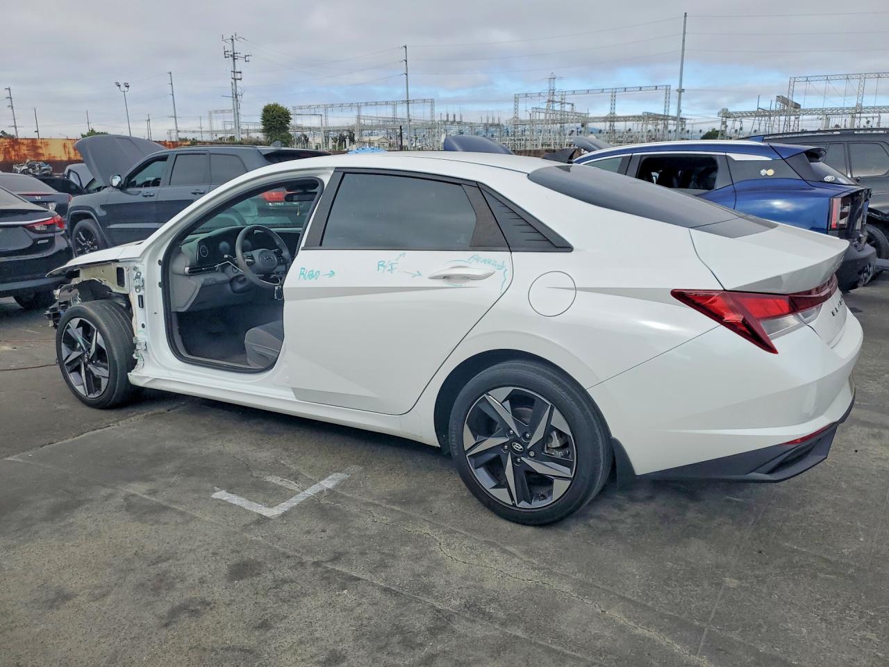 2023 HYUNDAI ELANTRA