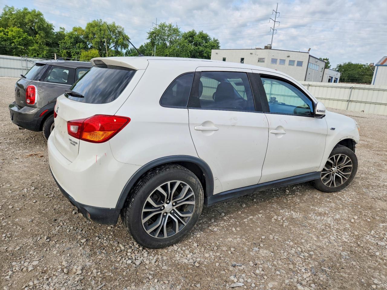 2016 MITSUBISHI OUTLANDER
