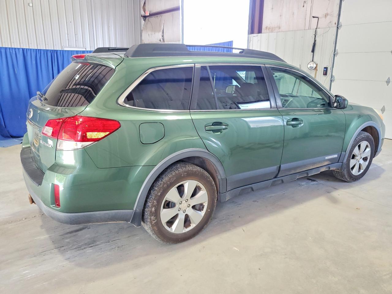 2011 SUBARU OUTBACK