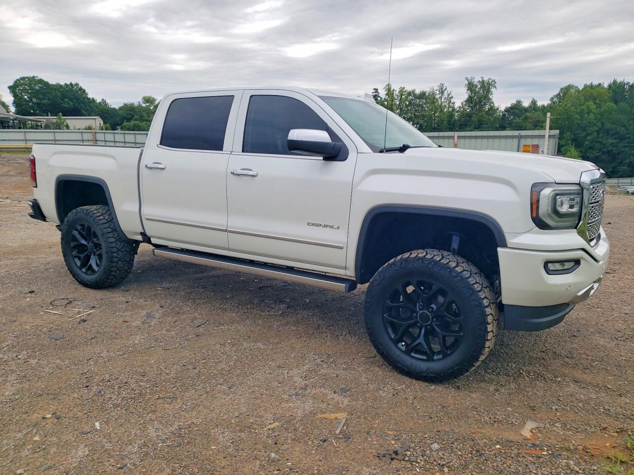 2016 GMC SIERRA
