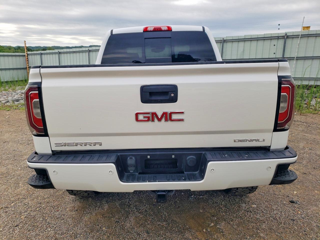 2016 GMC SIERRA