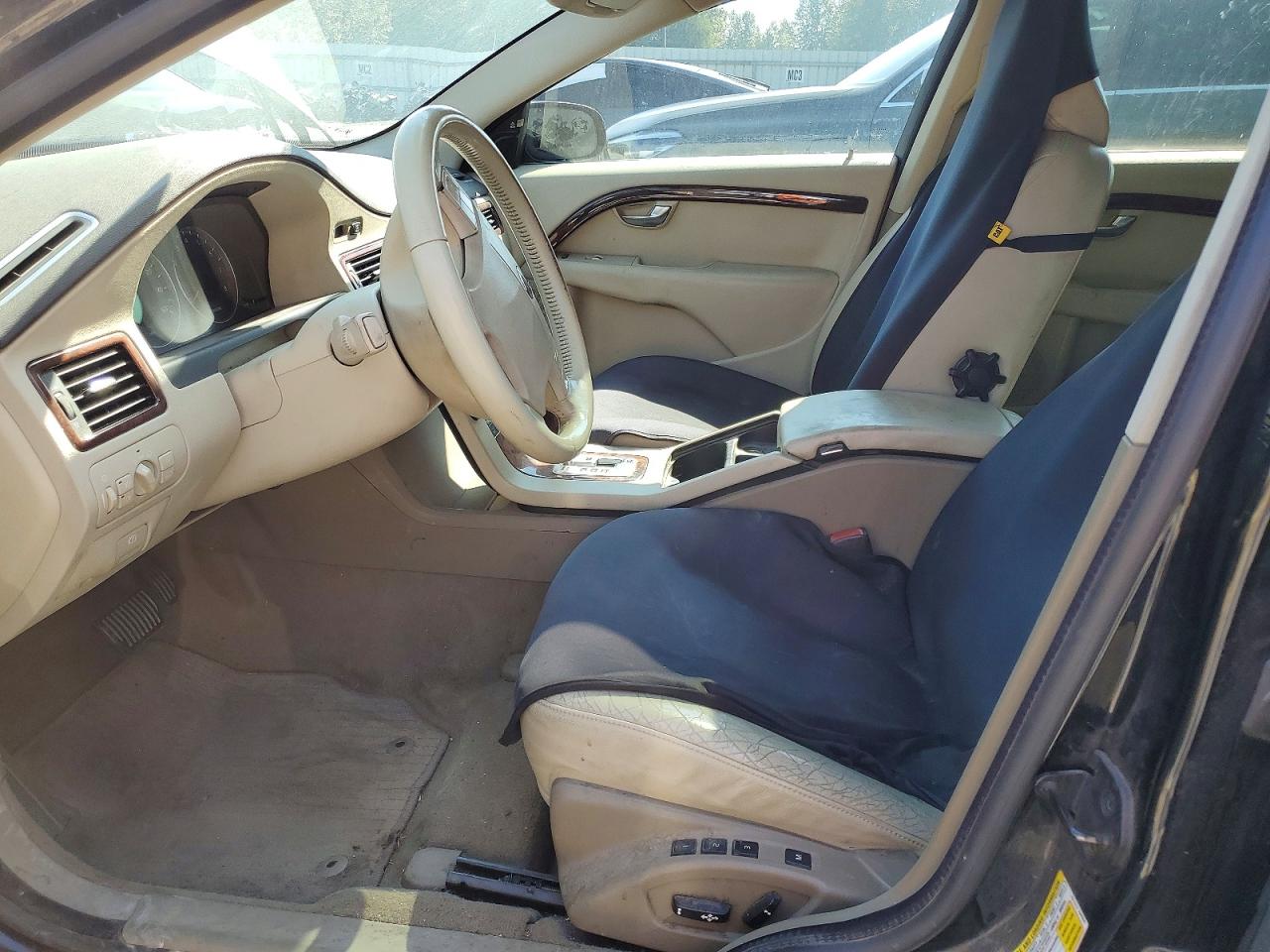 2008 VOLVO V70