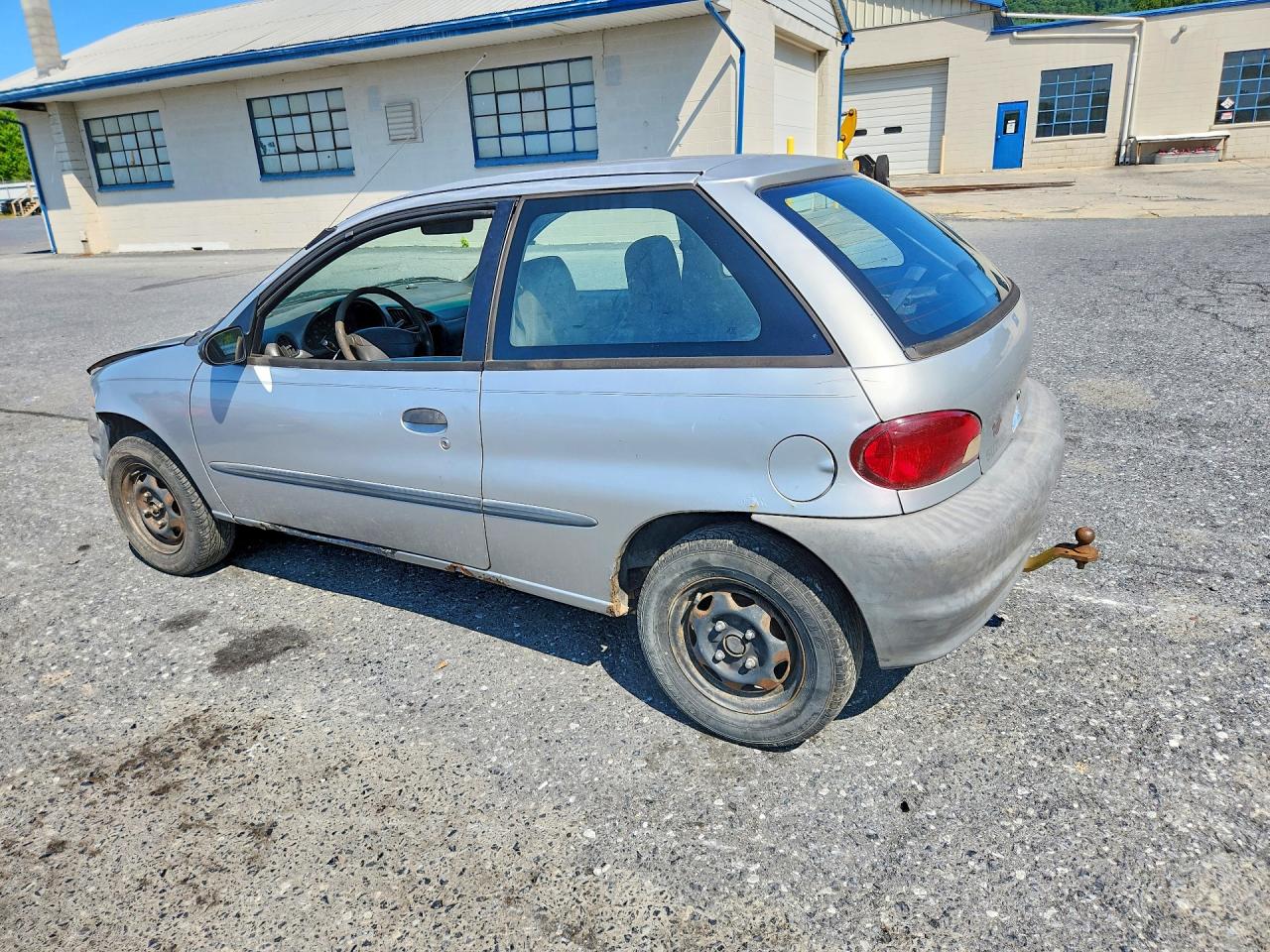 2001 SUZUKI SWIFT