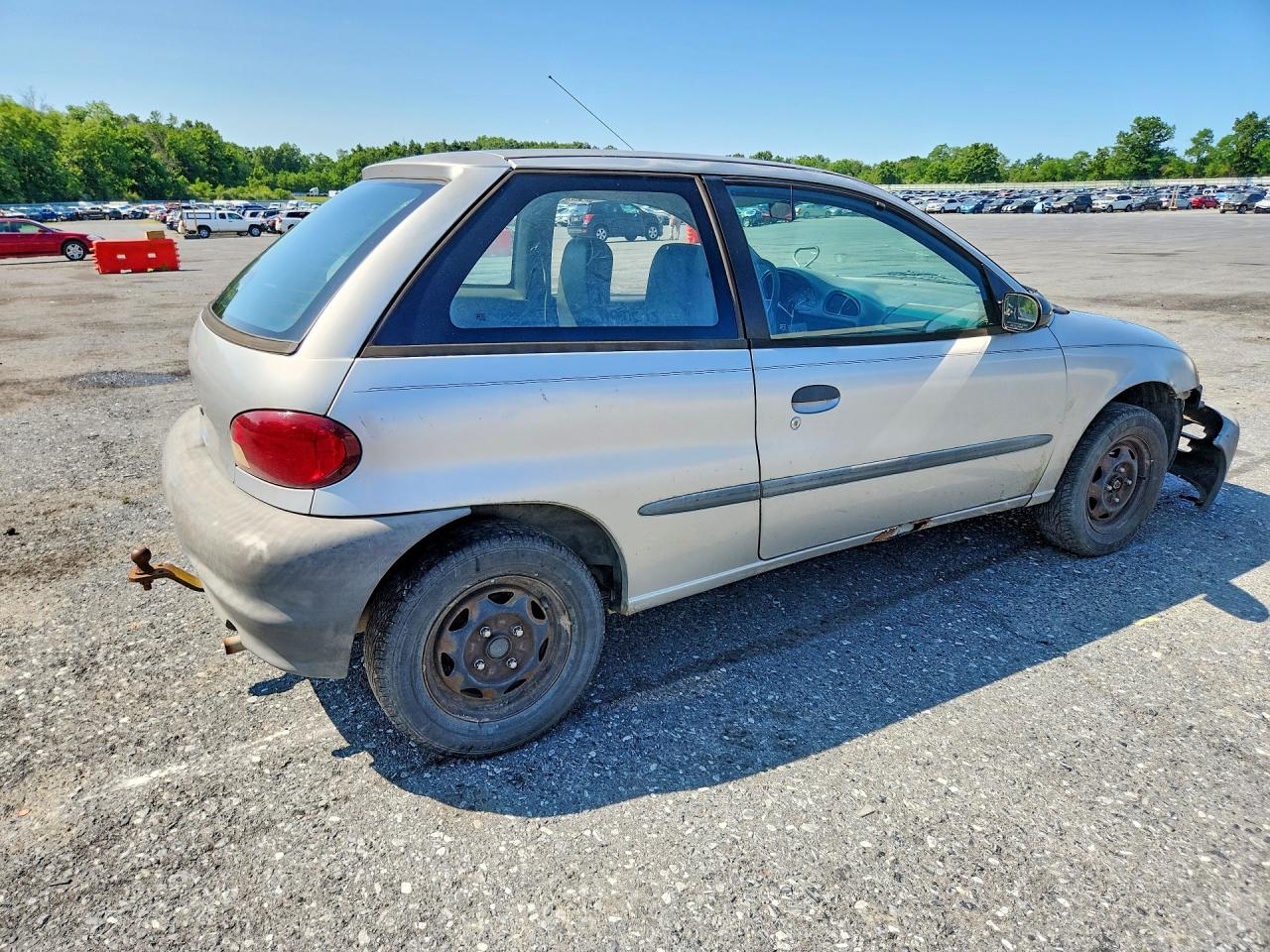 2001 SUZUKI SWIFT