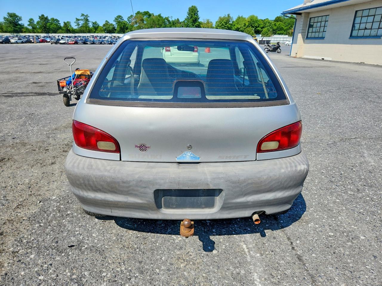 2001 SUZUKI SWIFT
