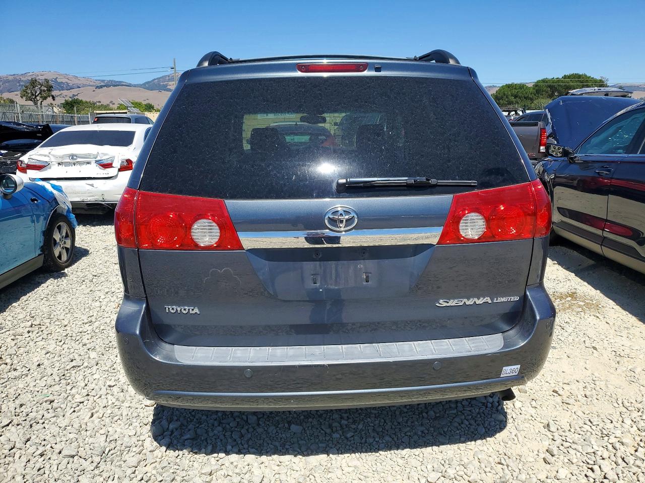 2006 TOYOTA SIENNA