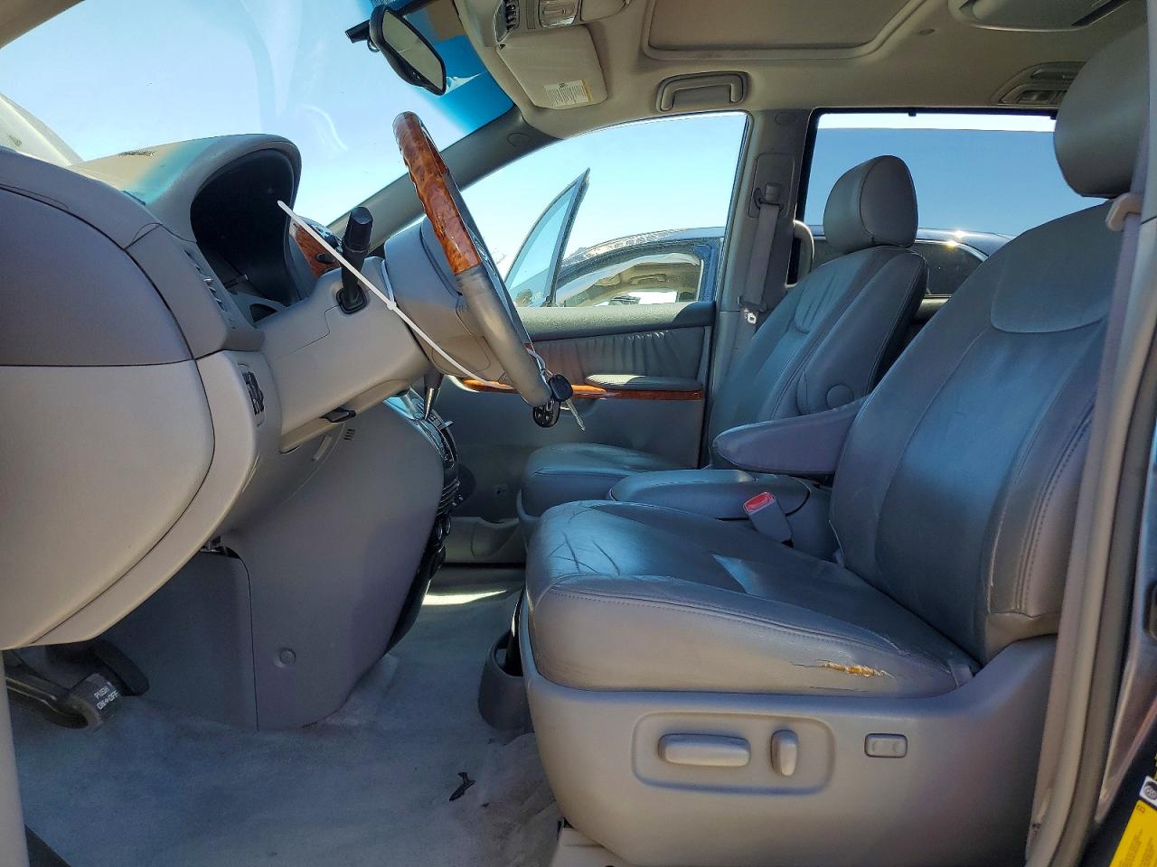 2006 TOYOTA SIENNA
