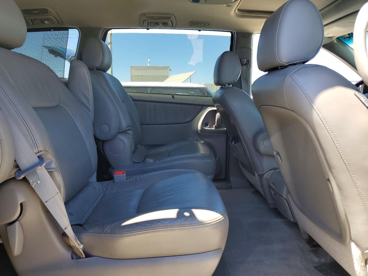 2006 TOYOTA SIENNA