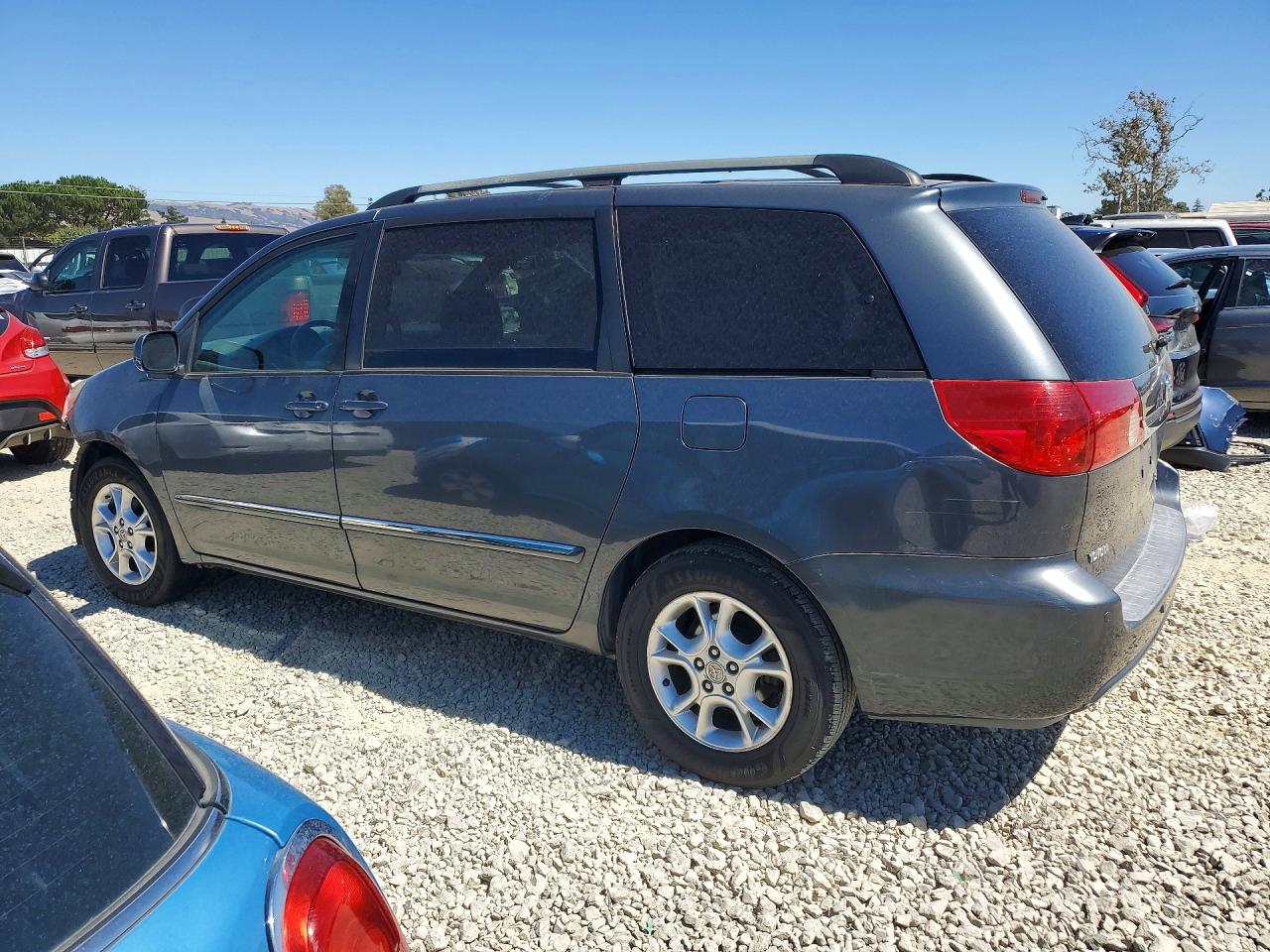2006 TOYOTA SIENNA