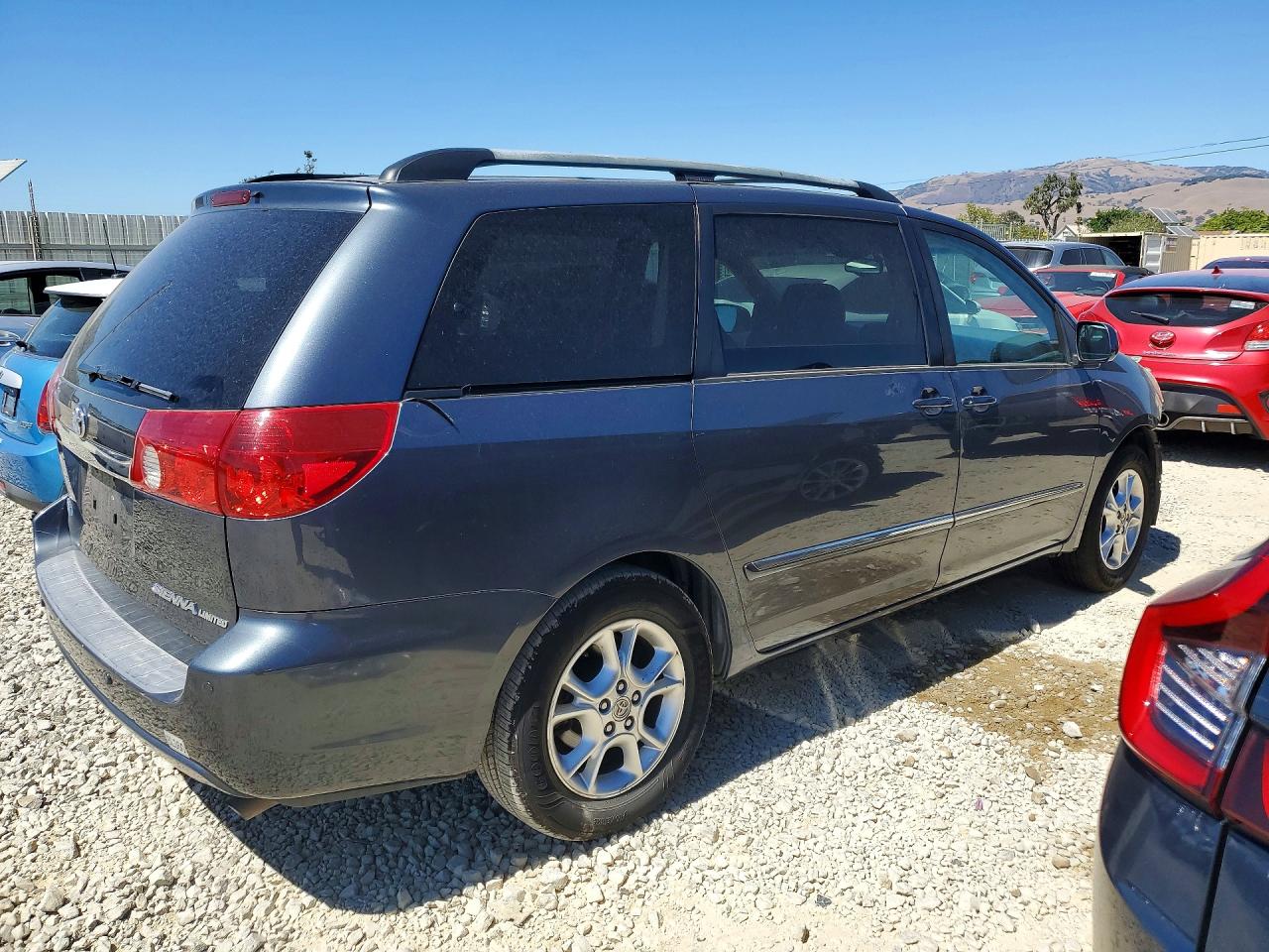 2006 TOYOTA SIENNA