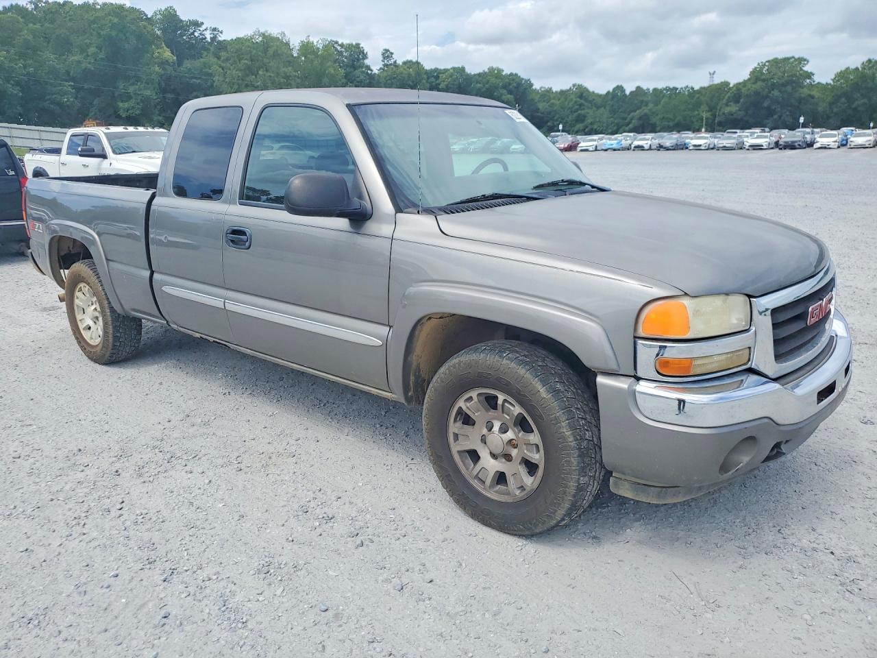 2006 GMC SIERRA