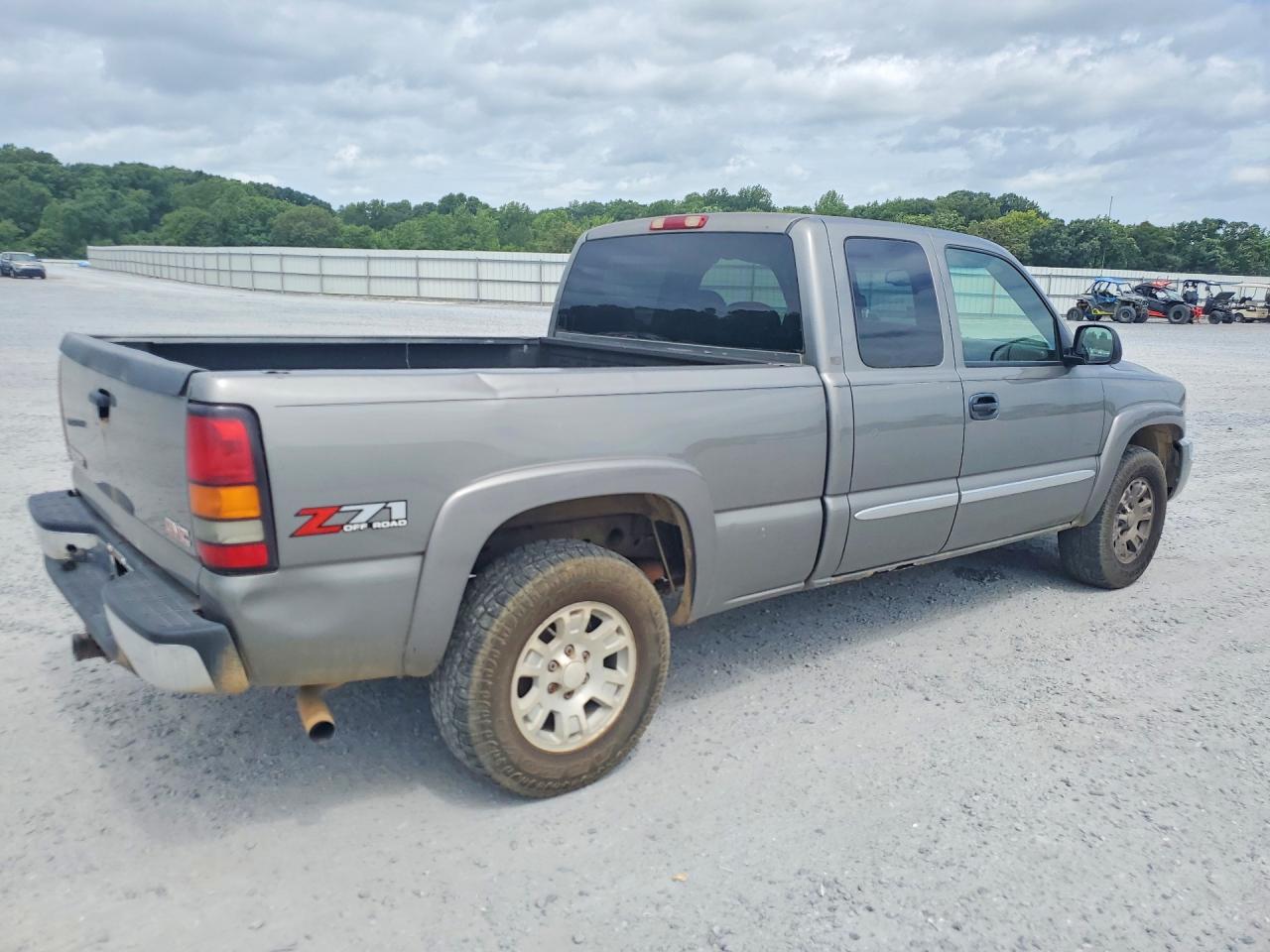 2006 GMC SIERRA
