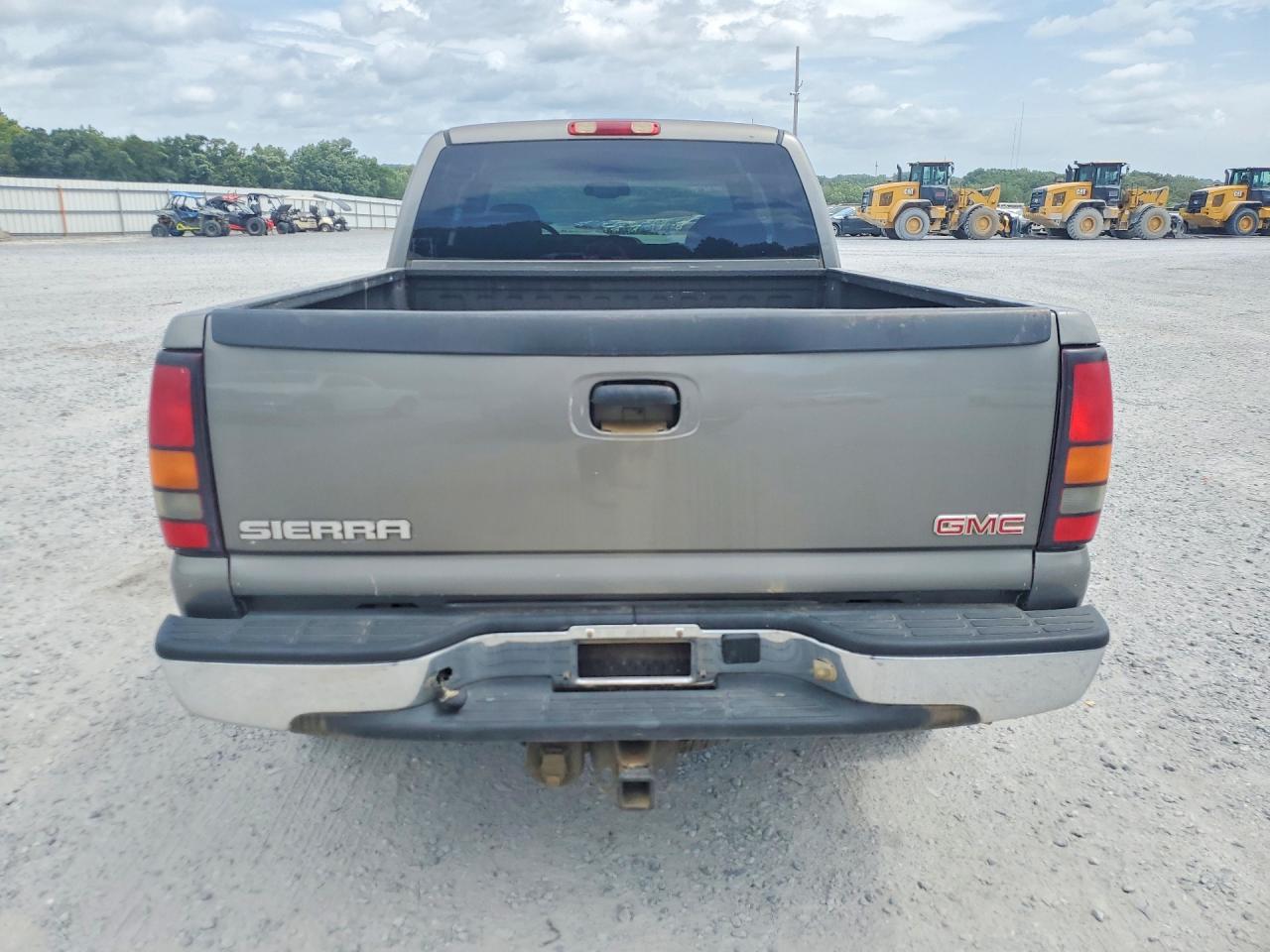 2006 GMC SIERRA