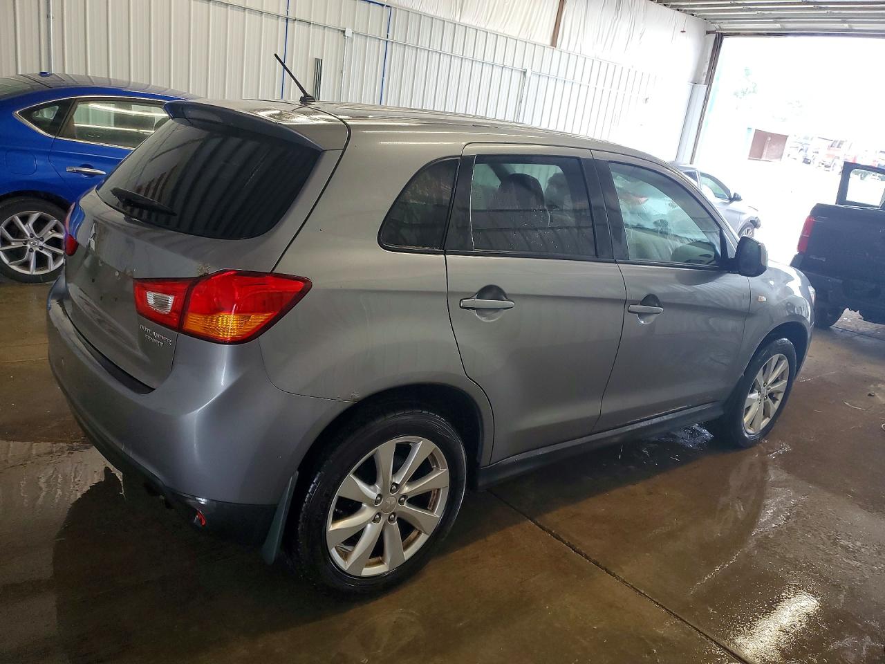 2015 MITSUBISHI OUTLANDER