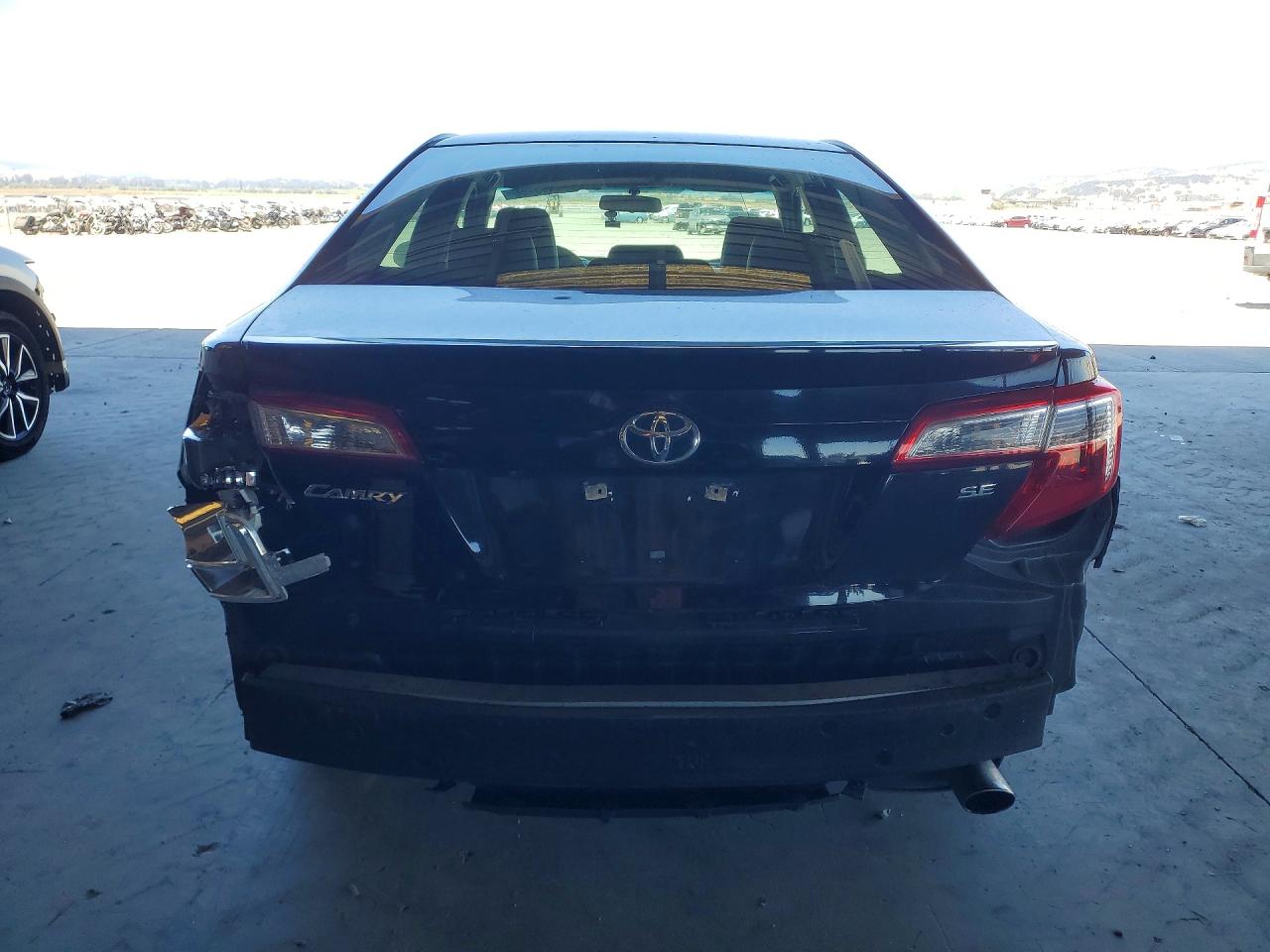 2014 TOYOTA CAMRY