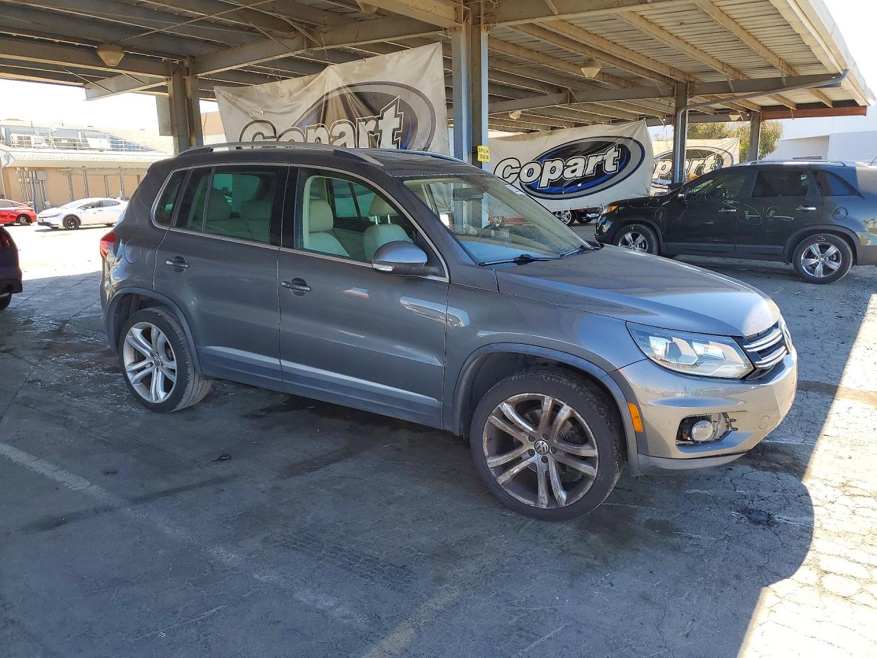 2013 VOLKSWAGEN TIGUAN