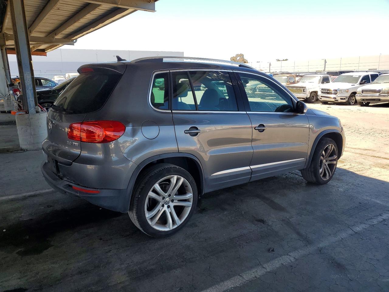 2013 VOLKSWAGEN TIGUAN