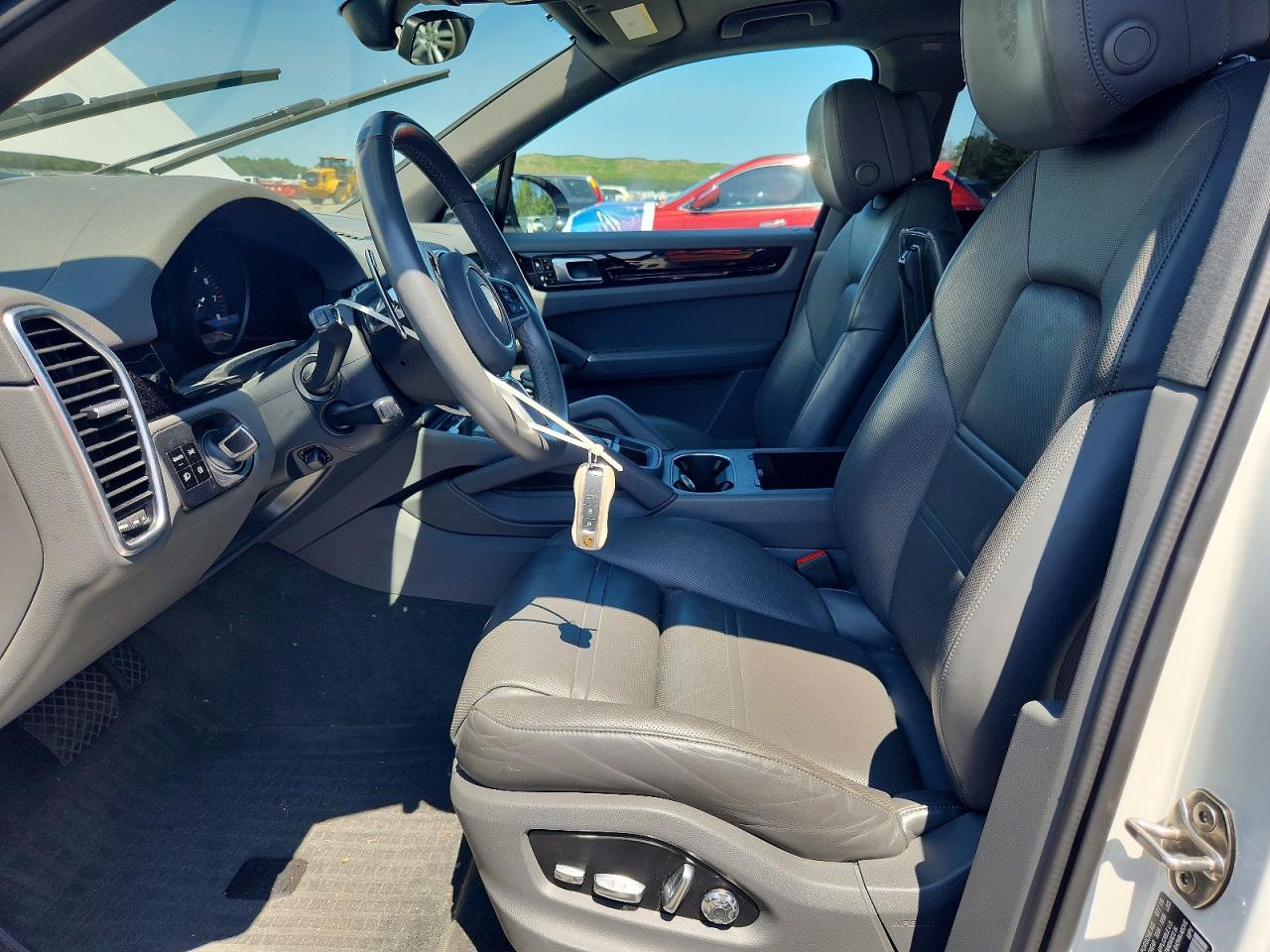 2019 PORSCHE CAYENNE