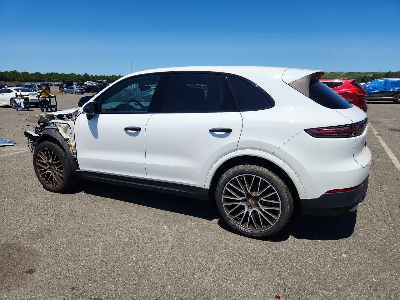 2019 PORSCHE CAYENNE