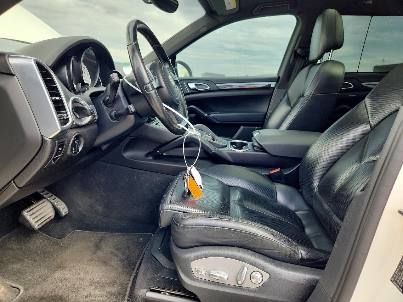 2012 PORSCHE CAYENNE