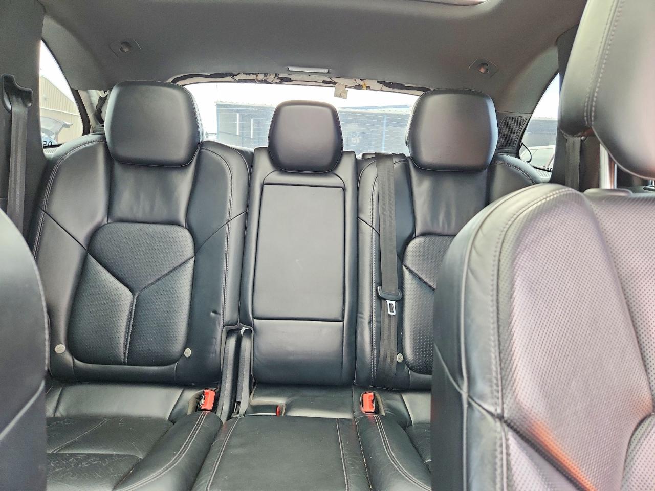 2012 PORSCHE CAYENNE