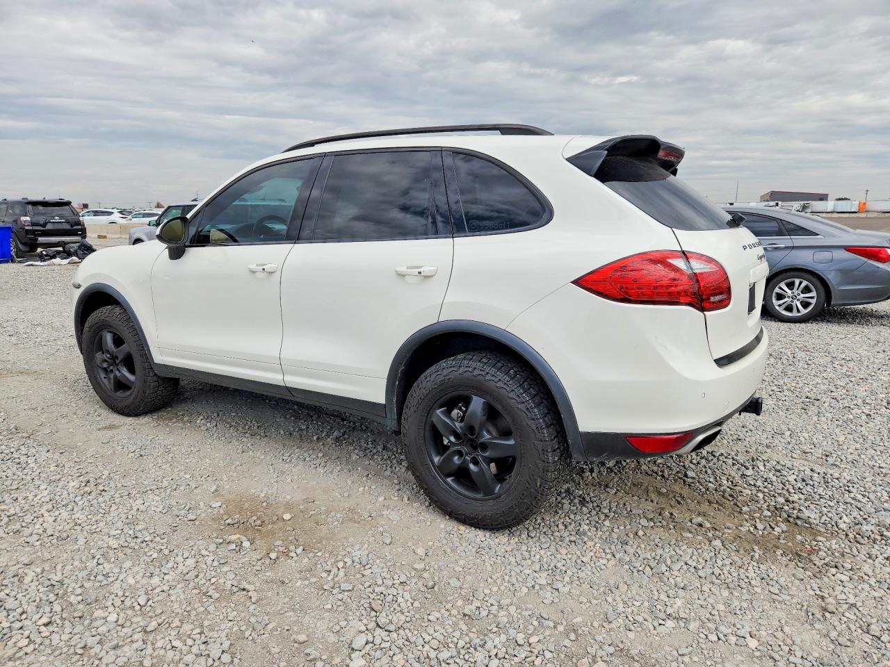 2012 PORSCHE CAYENNE