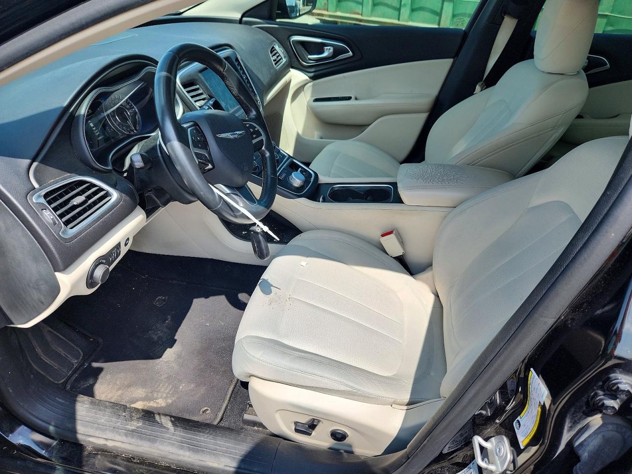 2015 CHRYSLER 200
