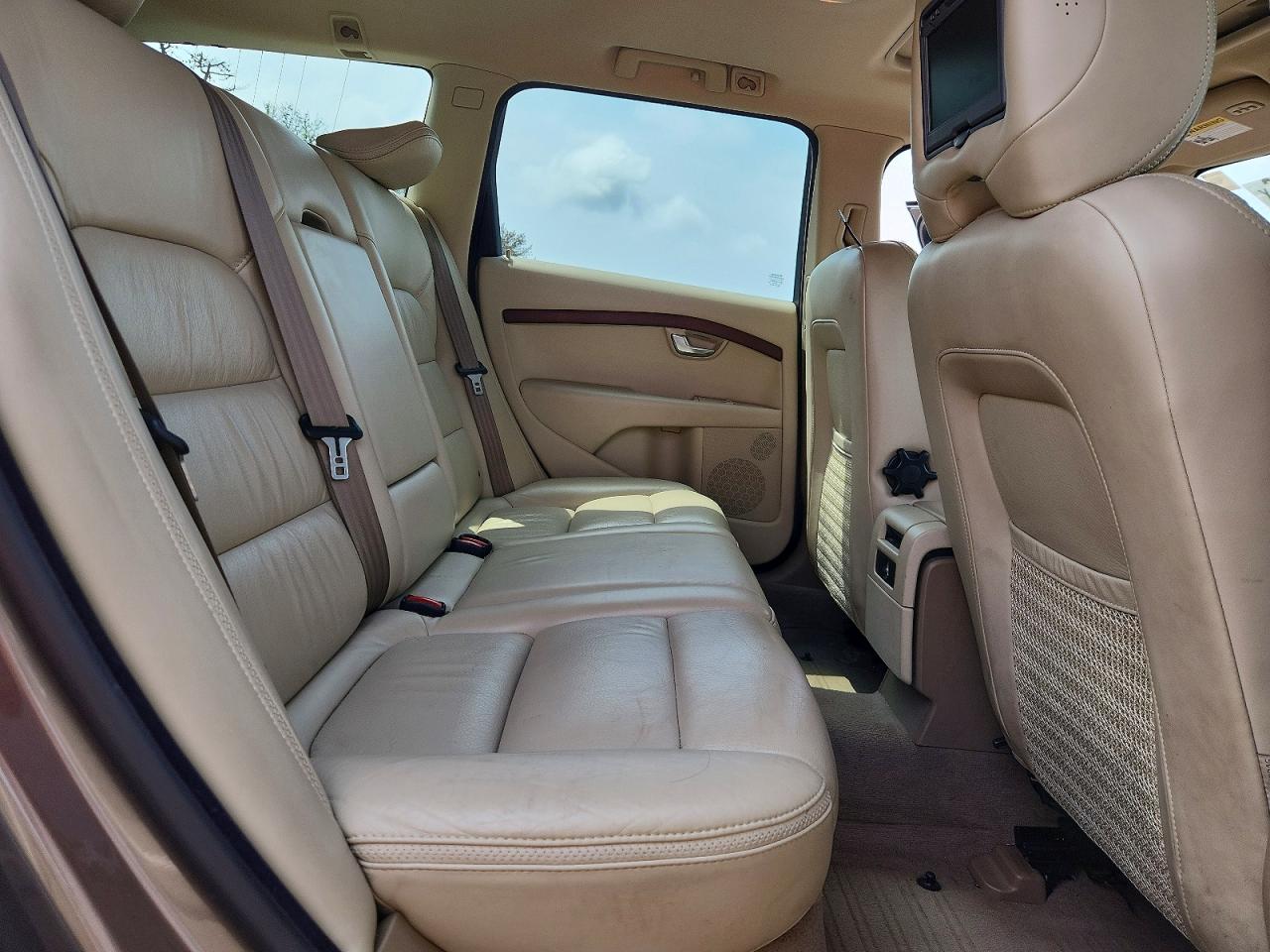 2009 VOLVO XC70
