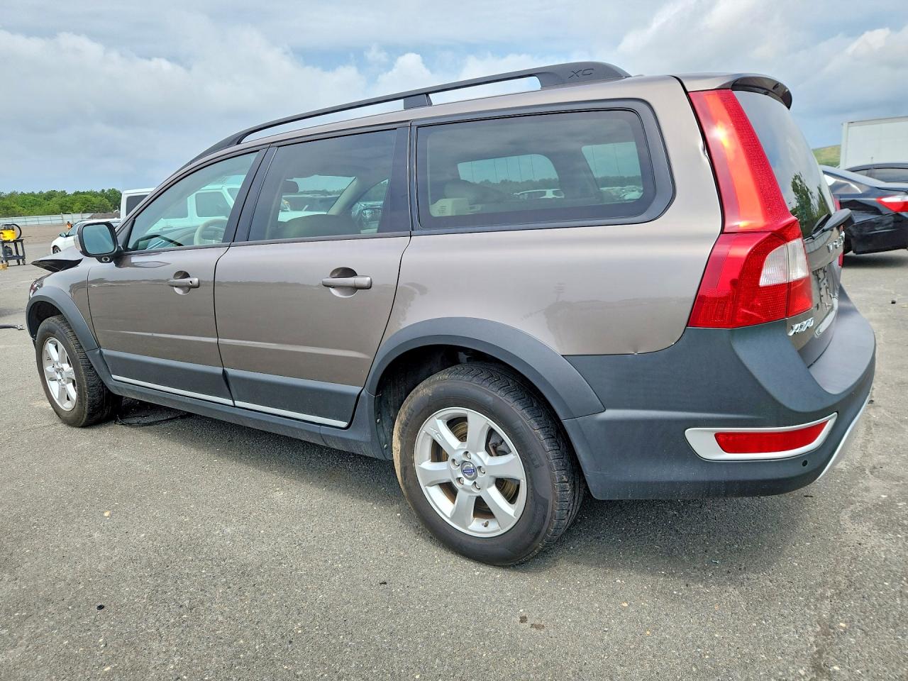2009 VOLVO XC70
