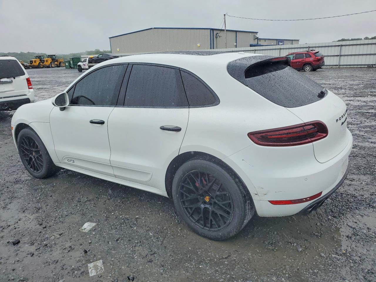 2018 PORSCHE MACAN