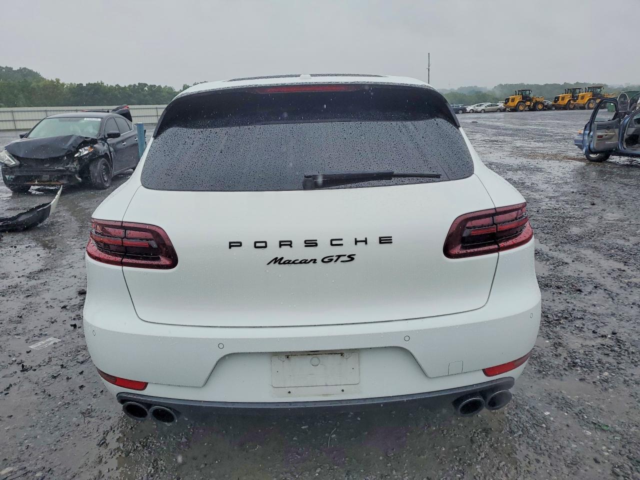 2018 PORSCHE MACAN