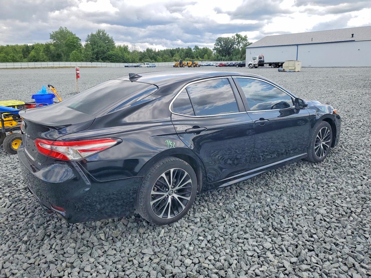 2019 TOYOTA CAMRY