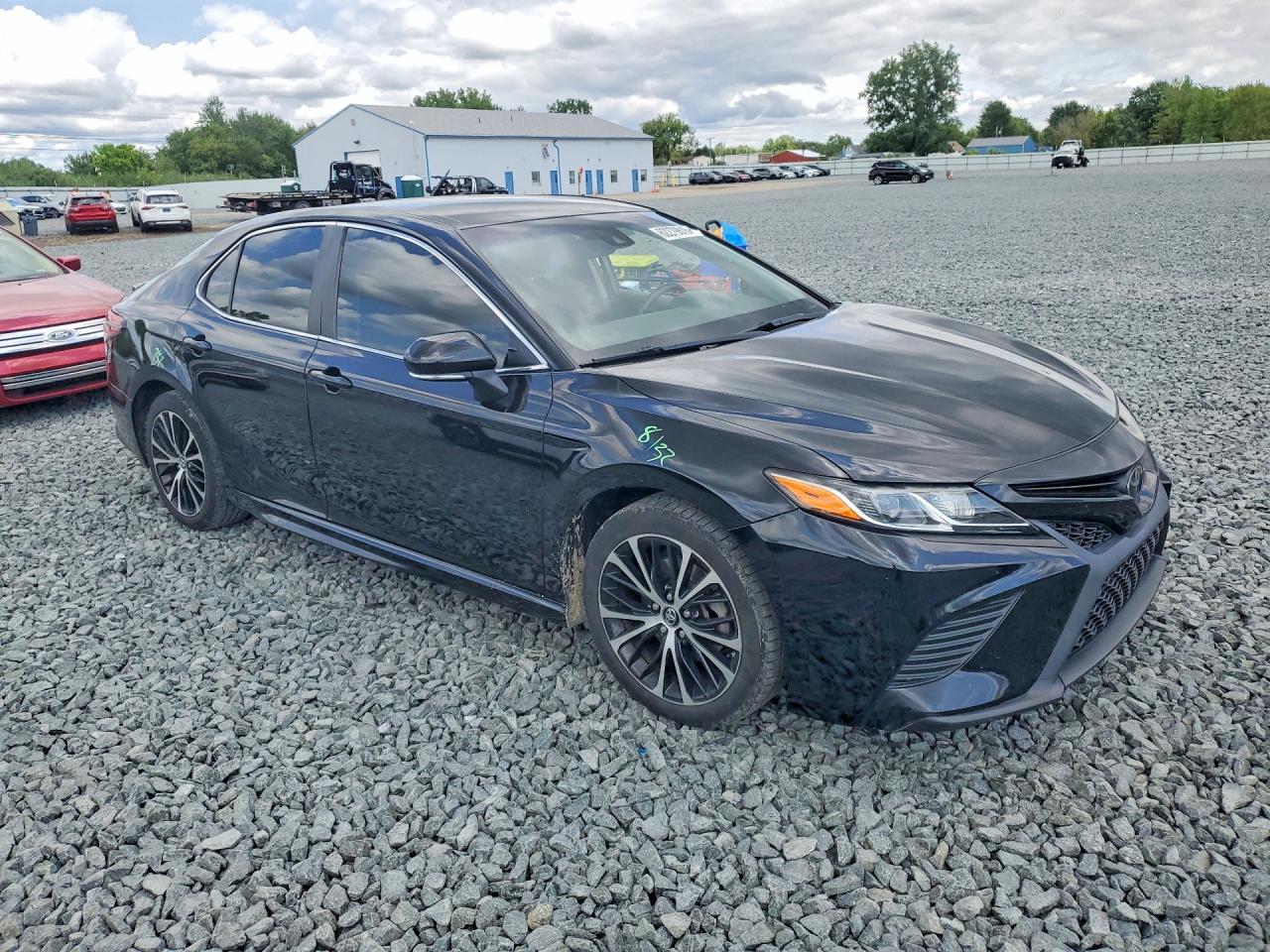 2019 TOYOTA CAMRY