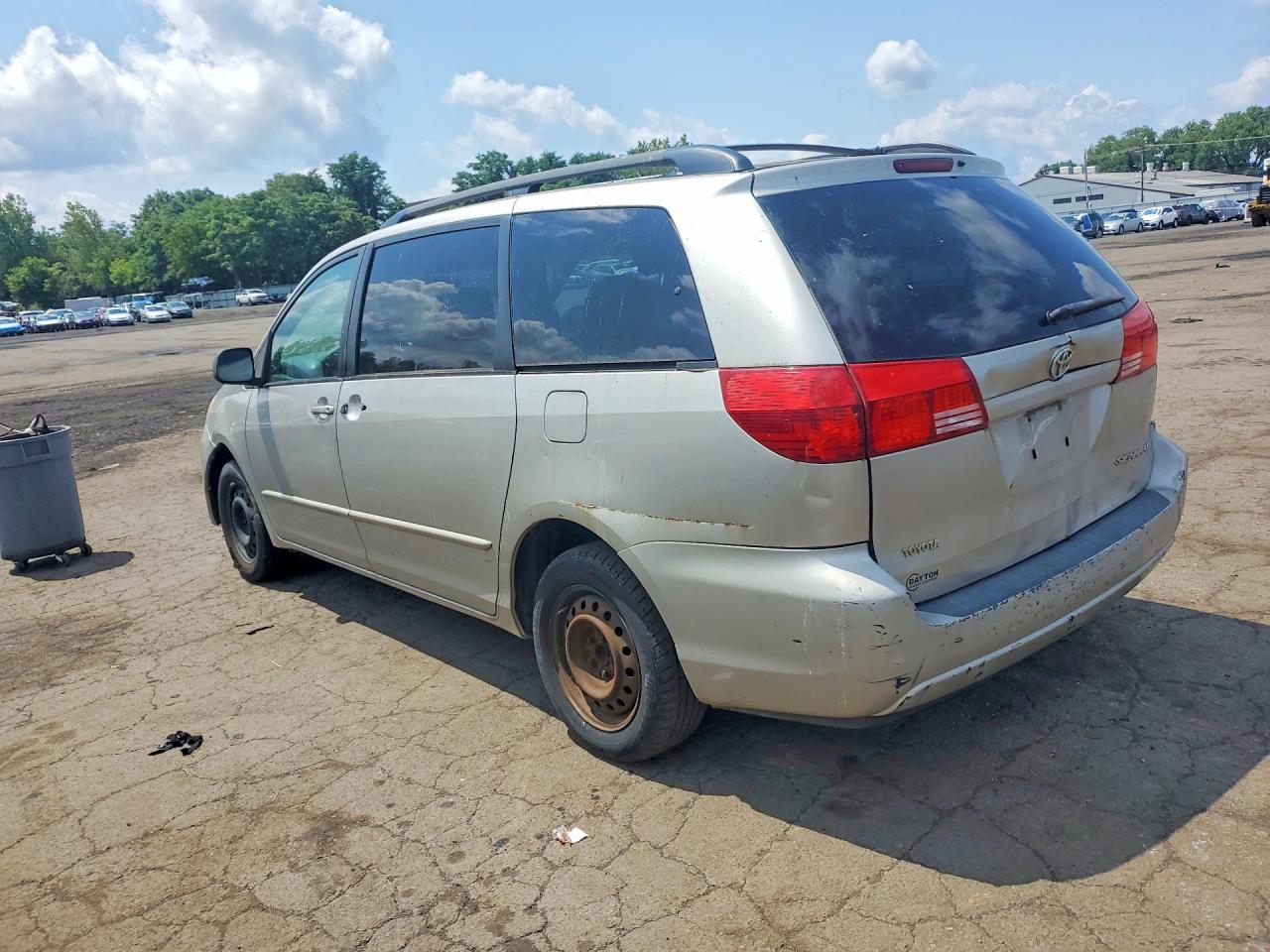 2004 TOYOTA SIENNA