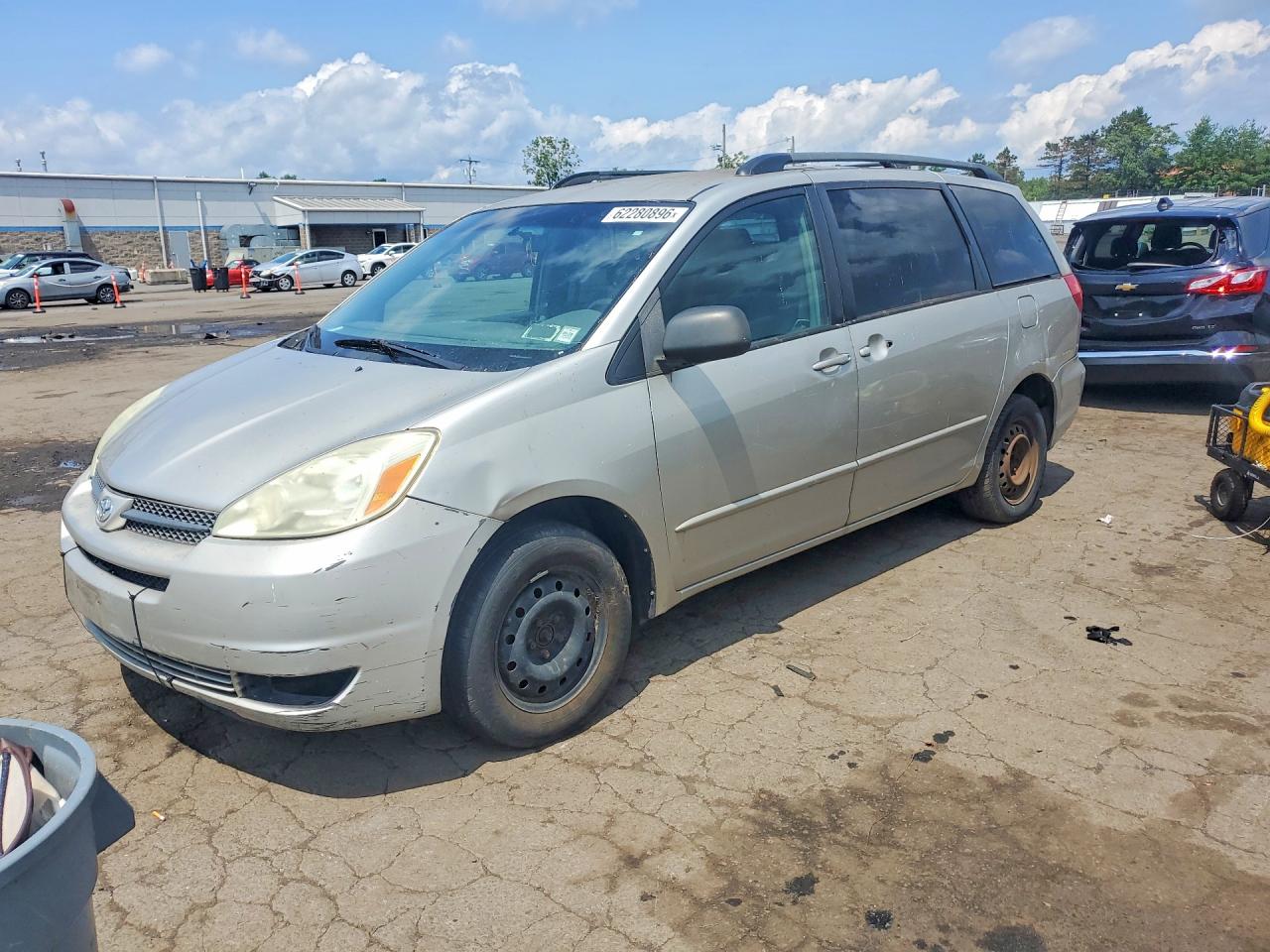 2004 TOYOTA SIENNA