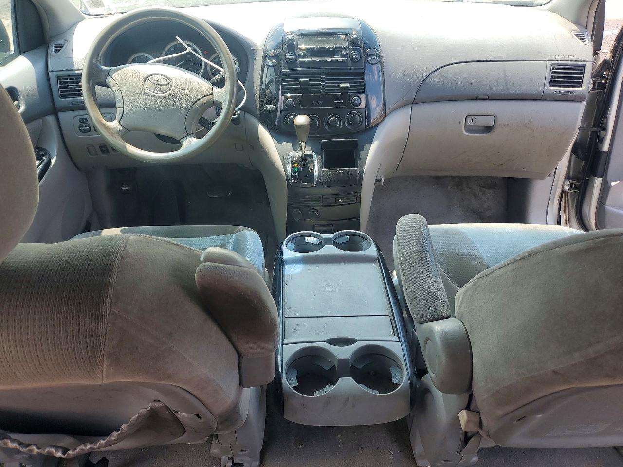 2004 TOYOTA SIENNA