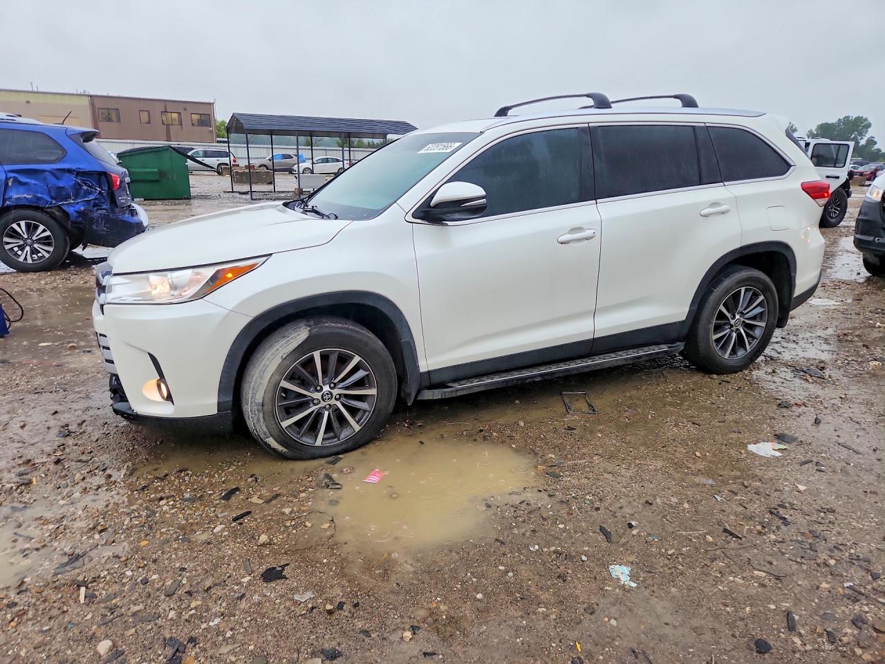 2019 TOYOTA HIGHLANDER