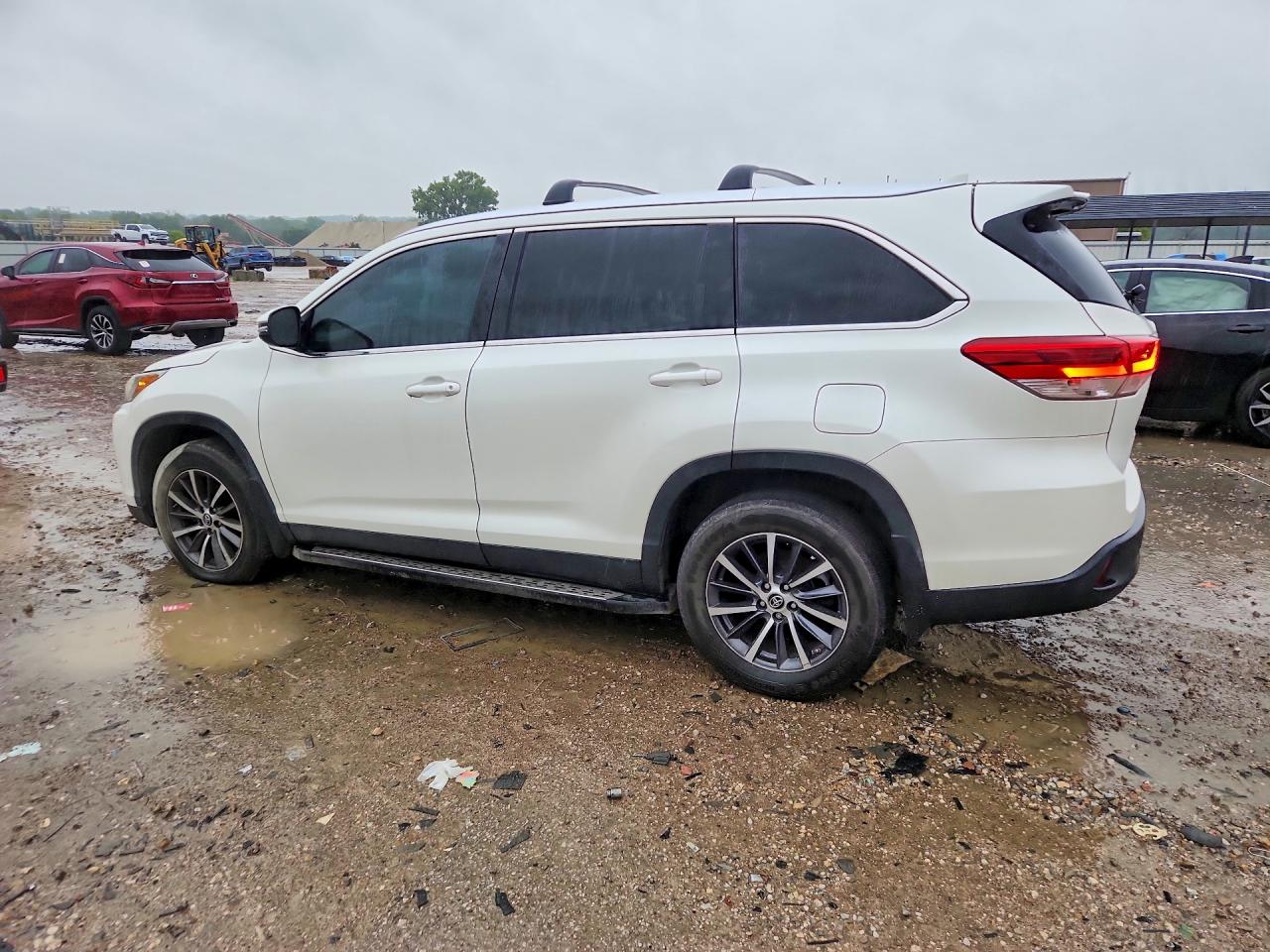 2019 TOYOTA HIGHLANDER