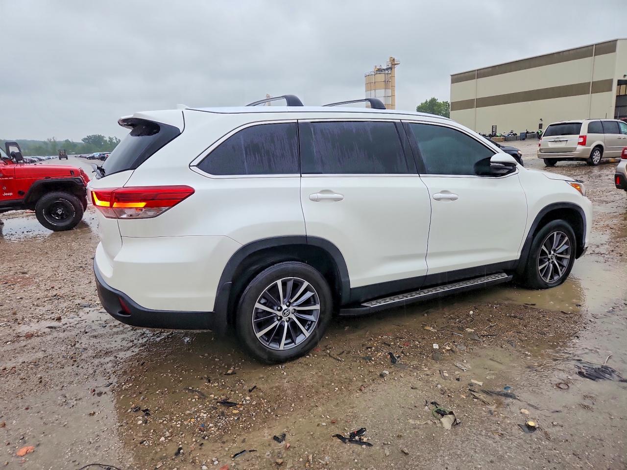 2019 TOYOTA HIGHLANDER