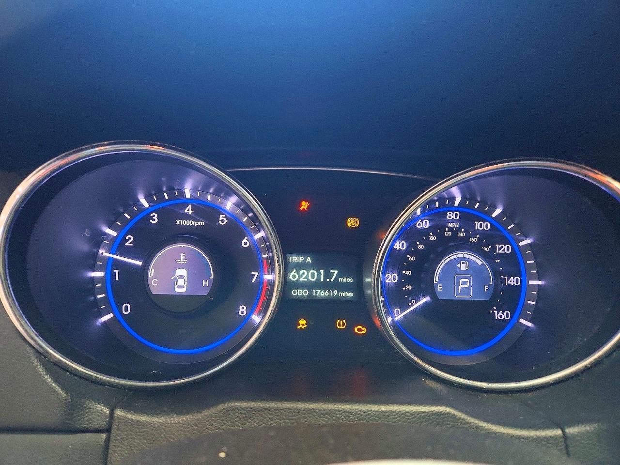 2011 HYUNDAI SONATA