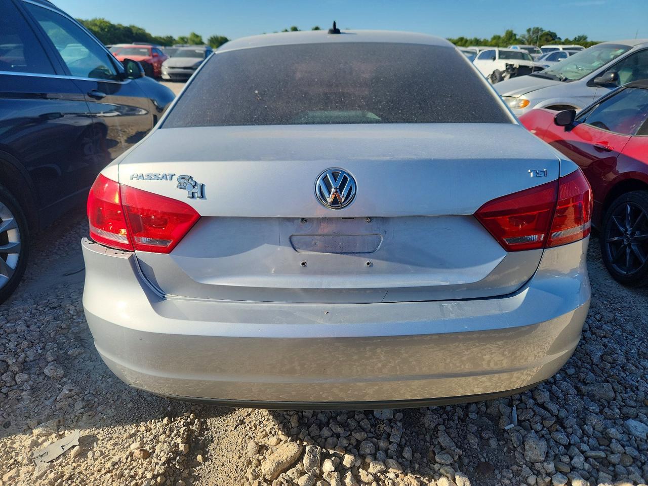2015 VOLKSWAGEN PASSAT