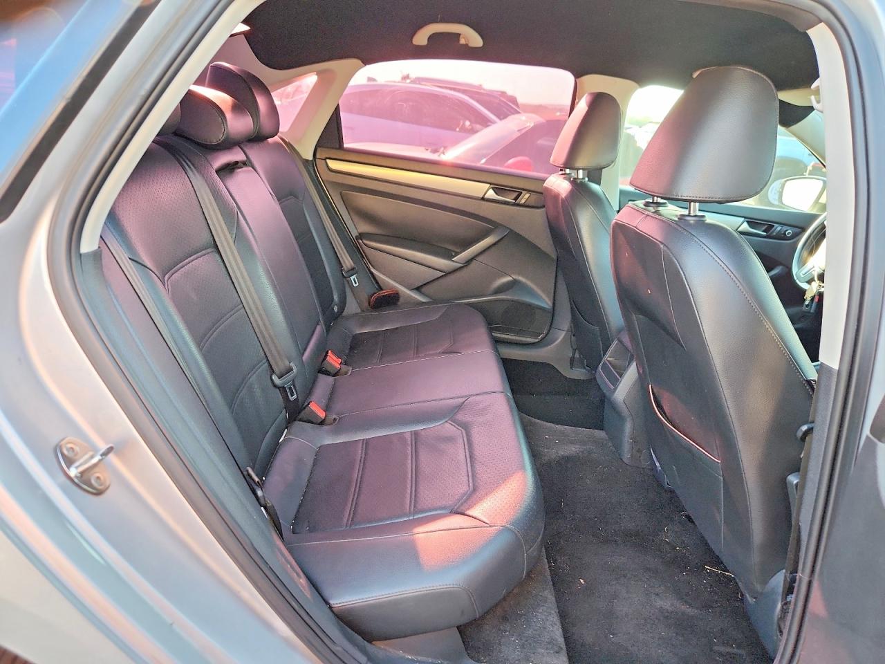 2015 VOLKSWAGEN PASSAT