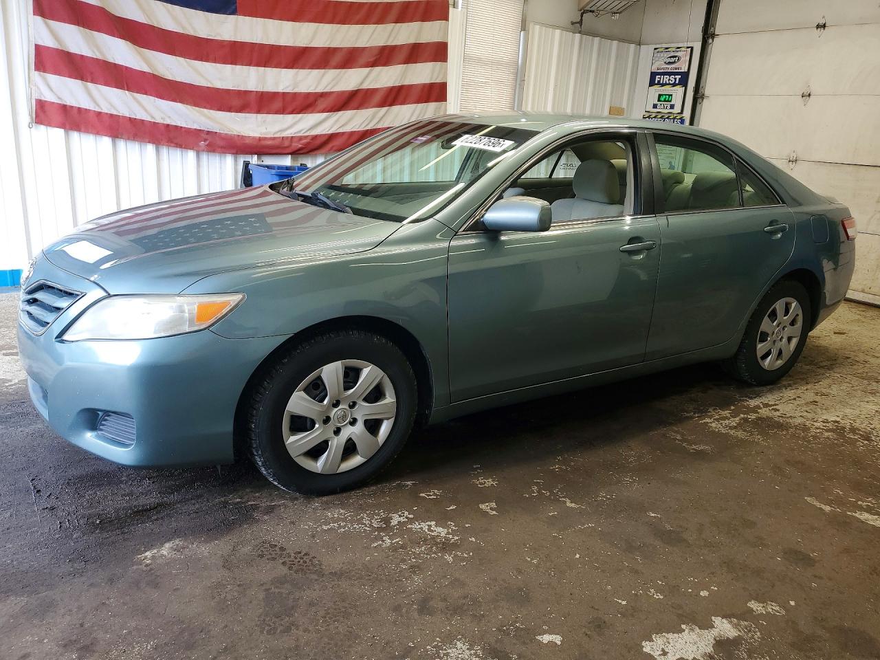 2011 TOYOTA CAMRY