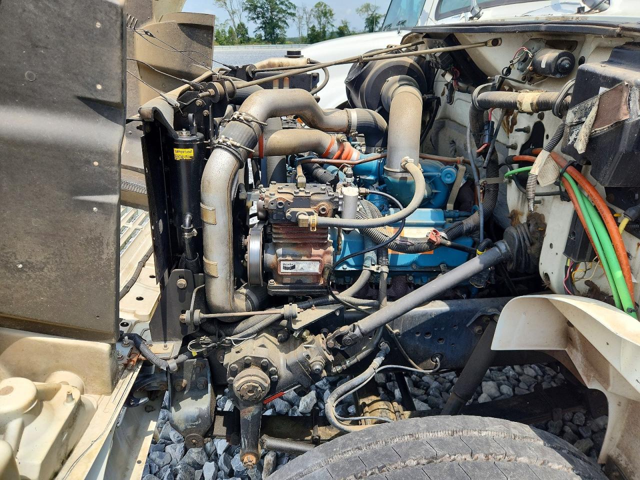 2002 INTERNATIONAL 4000 SERIE